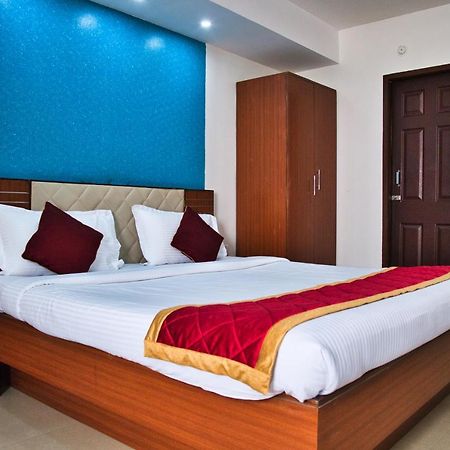 Business Inn Bangalore Luaran gambar