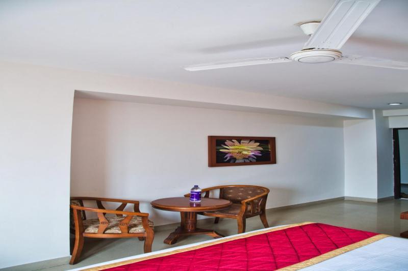 Business Inn Bangalore Luaran gambar