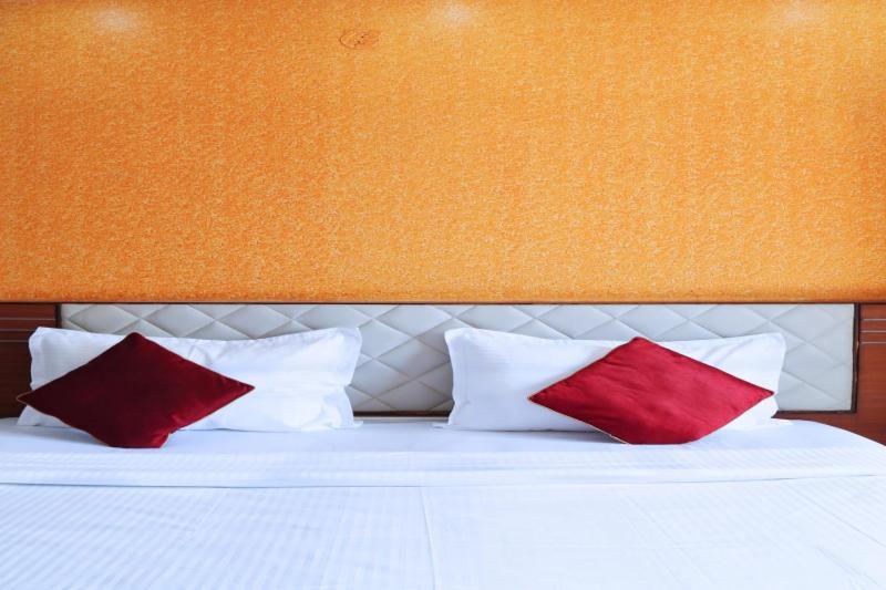 Business Inn Bangalore Luaran gambar