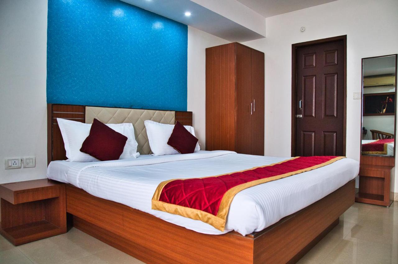 Business Inn Bangalore Luaran gambar